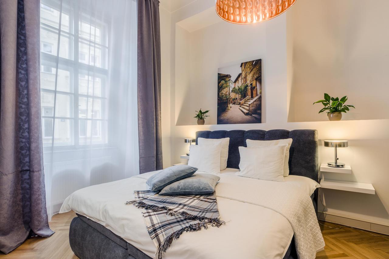 Royal Route Apartment Prag