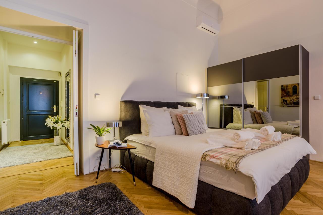Royal Route Apartment *
